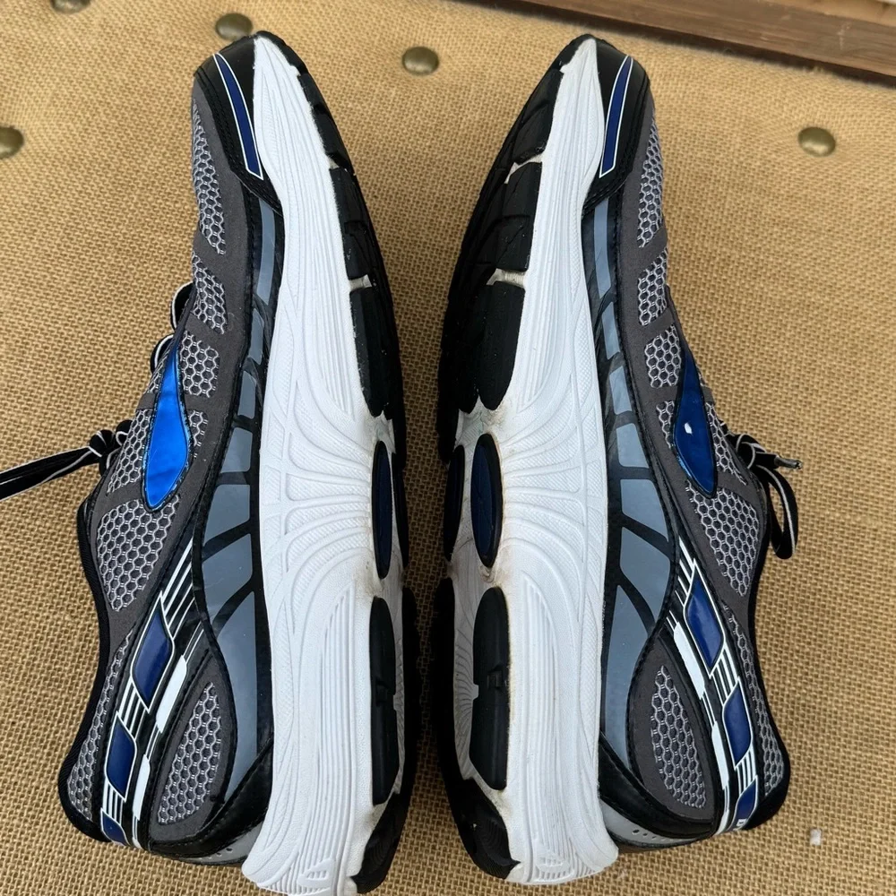 Brooks Dyad 8 Running Black and Blue Athletic Shoes Size 11